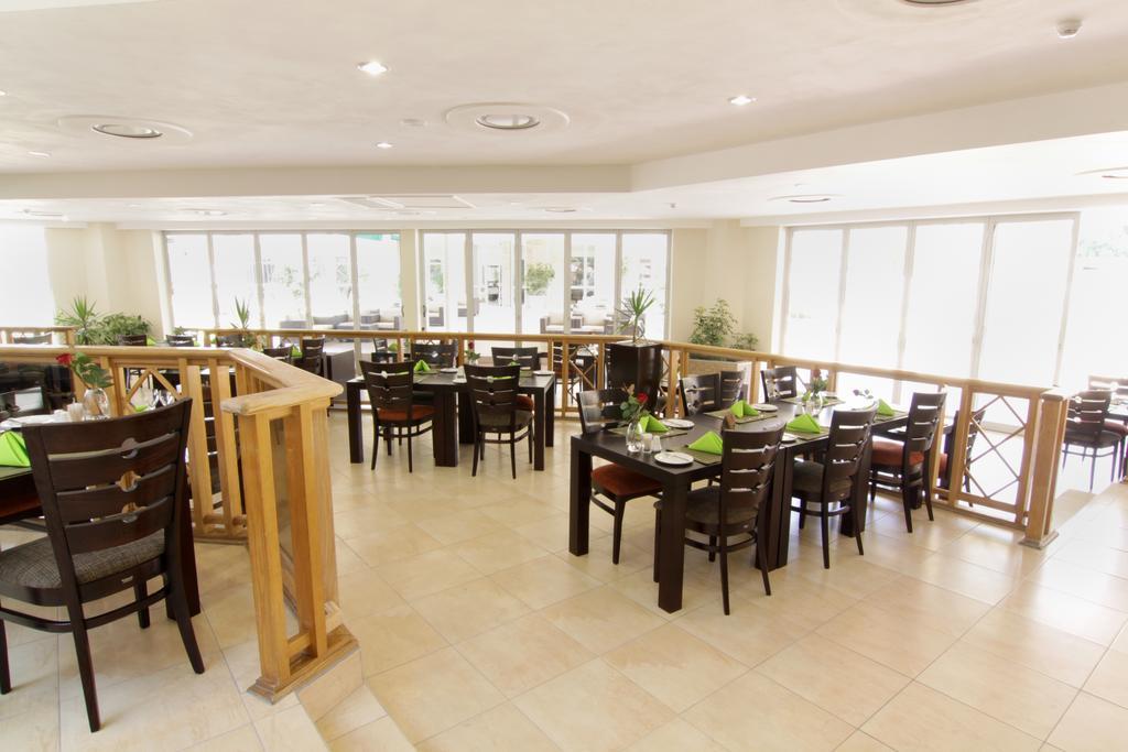 Cresta Lodge Gaborone Ngoại thất bức ảnh