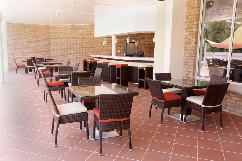 Cresta Lodge Gaborone Ngoại thất bức ảnh